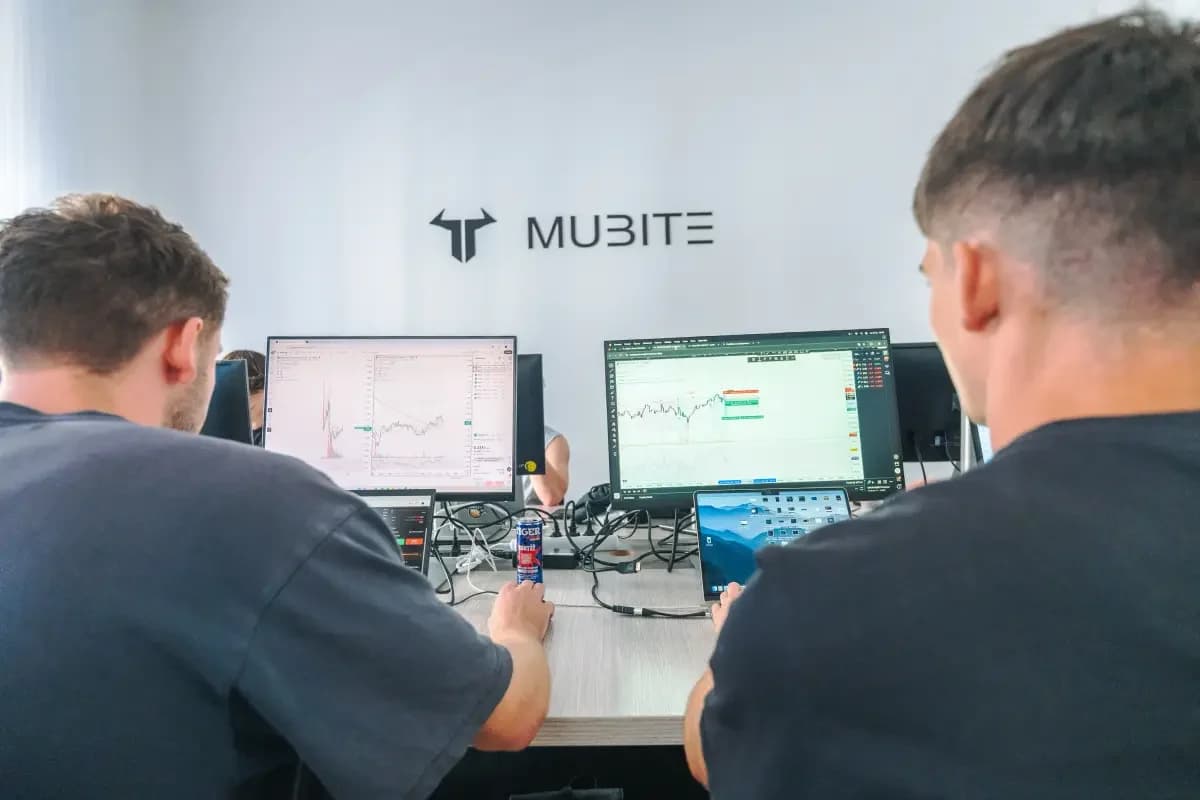 Traders at the Mubite live tournament in Prague 1